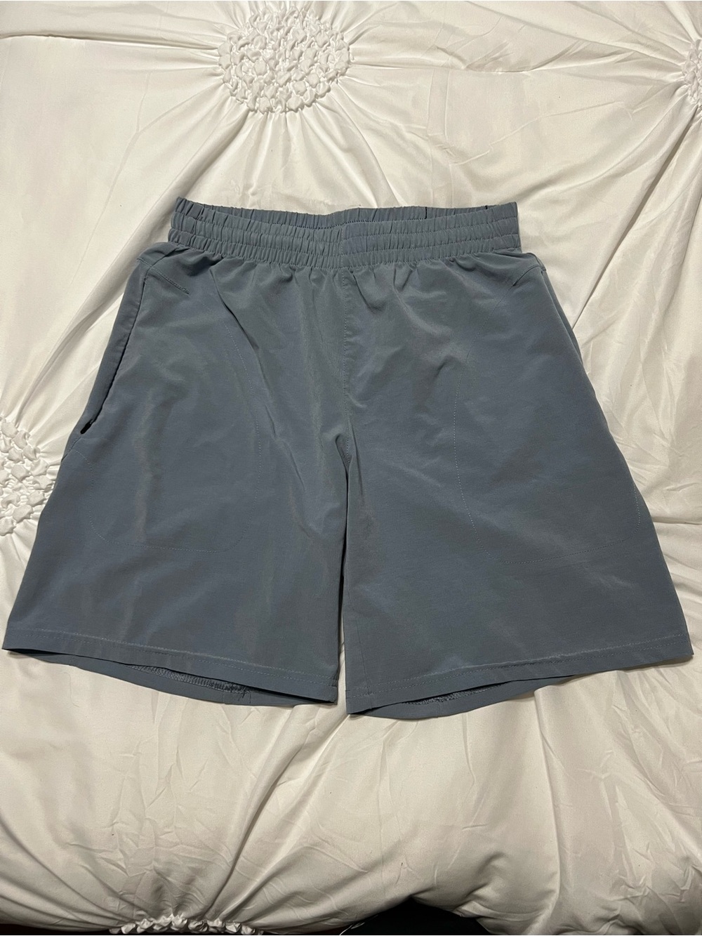 VRST Men’s Grey Athletic Golf Shorts
• Size Small